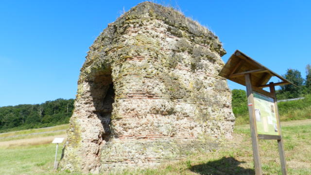 Tour De Grisset à Fréteval